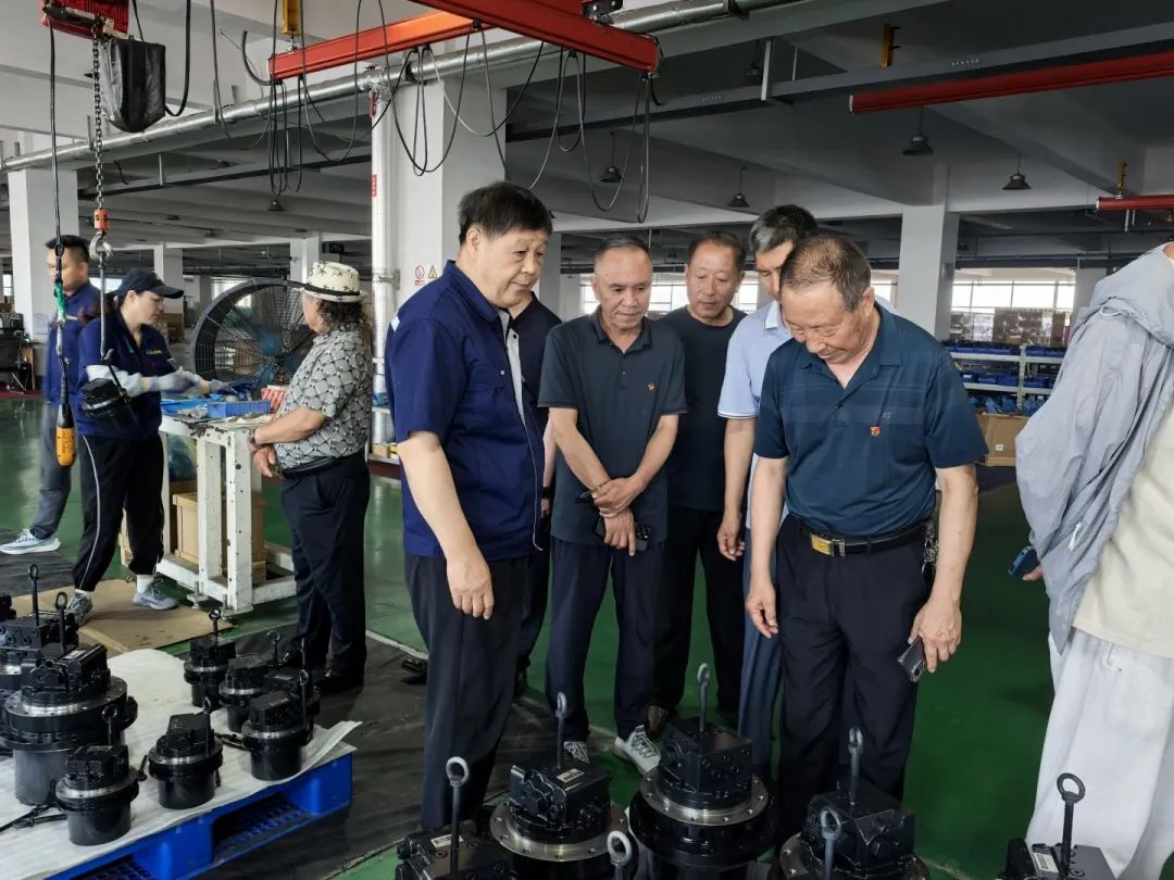 1751417235466386.jpg 舉辦慶祝中國共產(chǎn)黨成立104周年主題黨日活動5.jpg